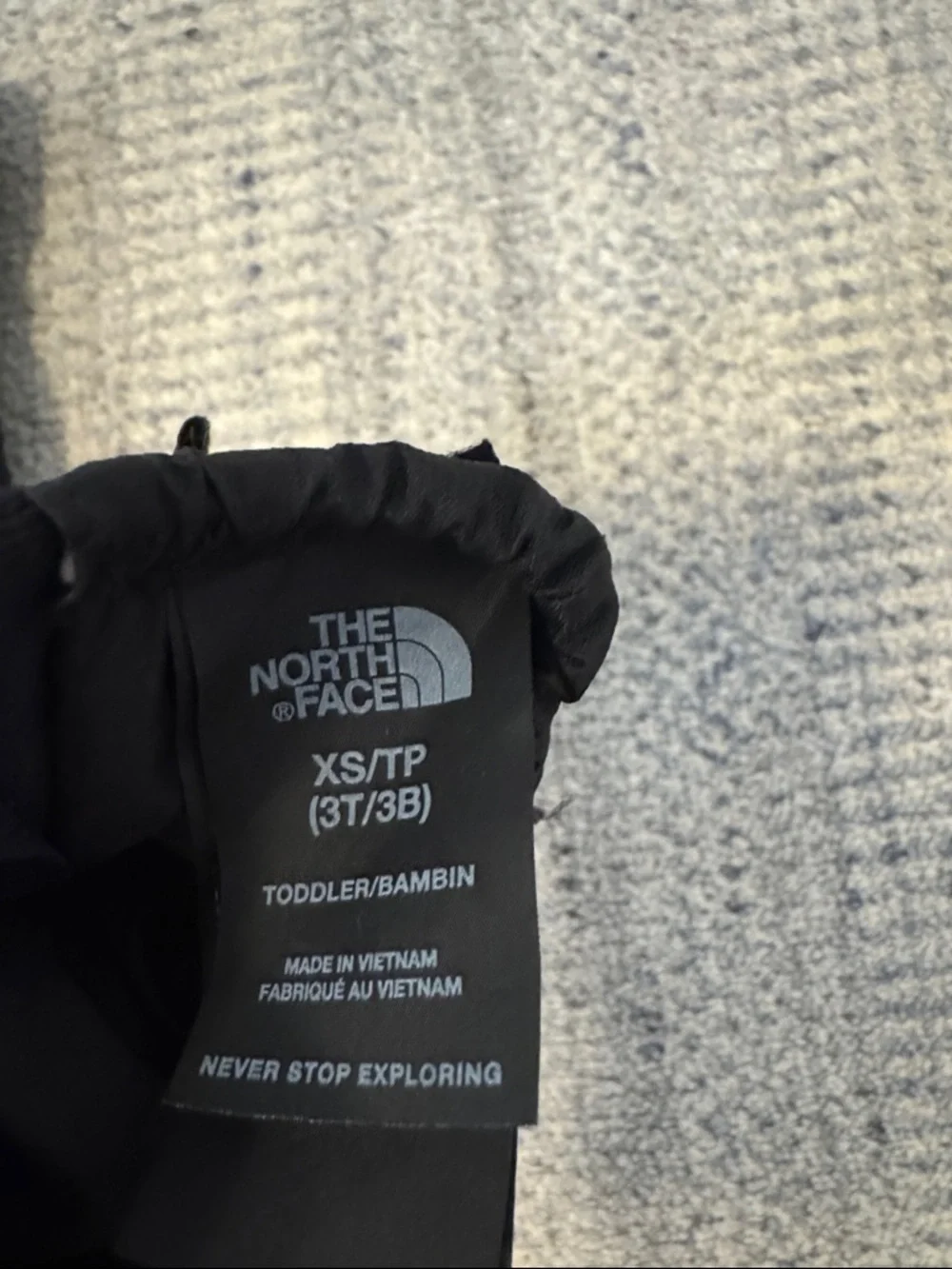 The North Face youth Black DryVent Mittens size 3T